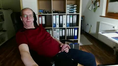 Snapshot of lefti27 chatting on April 17, 2026, 10:13 pm Dave online show from April 17, 2026, 10:13 pm