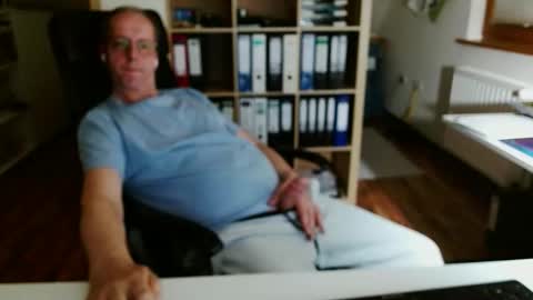 Snapshot of lefti27 chatting on April 27, 2026, 9:35 pm Dave online show from April 27, 2026, 9:35 pm