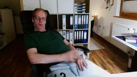 Snapshot of lefti27 chatting on May 14, 2026, 9:21 pm Dave online show from May 14, 2026, 9:21 pm