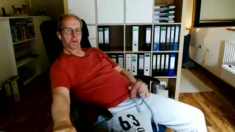 Snapshot of lefti27 chatting on May 23, 2026, 11:20 pm Dave online show from May 23, 2026, 11:20 pm