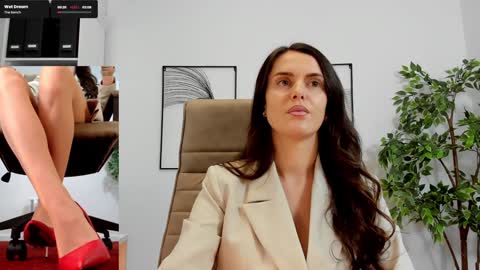 Elle  online show from January 17, 2025, 11:06 am