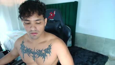Snapshot of lei_77 chatting on April 18, 2026, 10:21 pm Lei online show from April 18, 2026, 10:21 pm