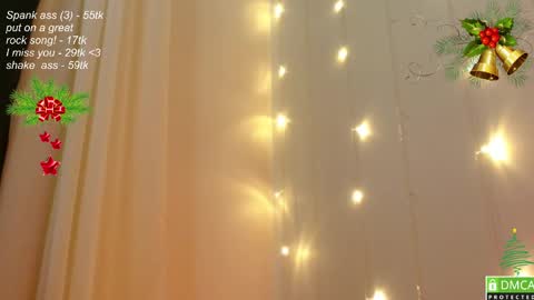 Snapshot of leia_bell chatting on December 1, 2024, 7:36 pm hey Im Leia and I love rock  online show from December 1, 2024, 7:36 pm