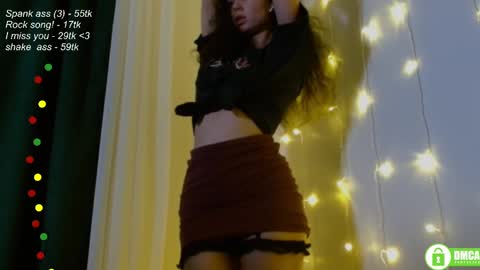 Snapshot of leia_bell chatting on February 22, 2025, 6:08 pm hey Im Leia and I love rock  online show from February 22, 2025, 6:08 pm