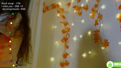 Snapshot of leia_bell chatting on October 4, 2025, 7:01 pm hey Im Leia and I love rock  online show from October 4, 2025, 7:01 pm