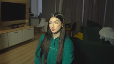 Leila online show from December 10, 2024, 11:00 am