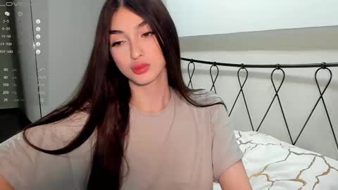 Leila online show from March 12, 2025, 7:38 pm