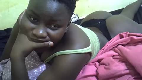 leilah_cute19 online show from April 7, 2026, 5:57 pm