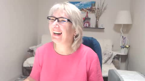 Snapshot of leilamays chatting on September 27, 2025, 4:17 am Leila Kinky online show from September 27, 2025, 4:17 am