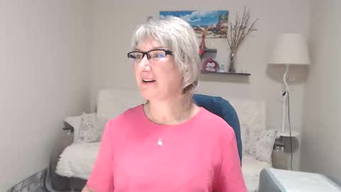 Leila Kinky online show from November 14, 2025, 7:51 am