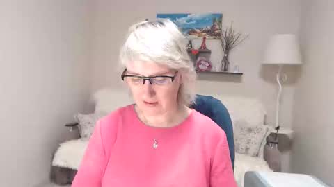 Snapshot of leilamays chatting on April 18, 2026, 3:54 am Leila Kinky online show from April 18, 2026, 3:54 am