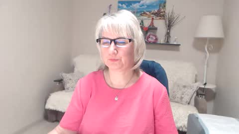 Snapshot of leilamays chatting on April 23, 2026, 7:20 am Leila Kinky online show from April 23, 2026, 7:20 am
