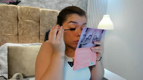 leilapons online show from October 31, 2025, 5:03 pm