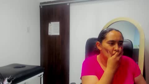 Snapshot of leilasmith_ chatting on May 4, 2026, 11:28 am Leila online show from May 4, 2026, 11:28 am