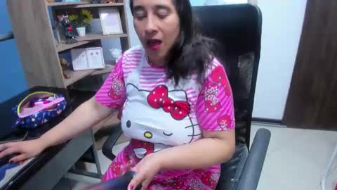 Snapshot of leilasmith_ chatting on May 12, 2026, 11:51 am Leila online show from May 12, 2026, 11:51 am