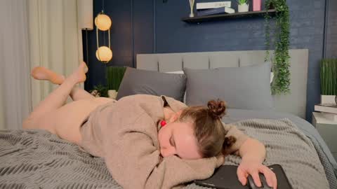 Lela online show from January 29, 2025, 4:15 am