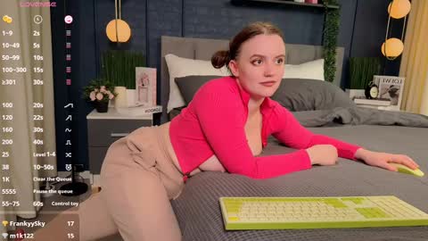 Lela online show from February 17, 2025, 1:36 am