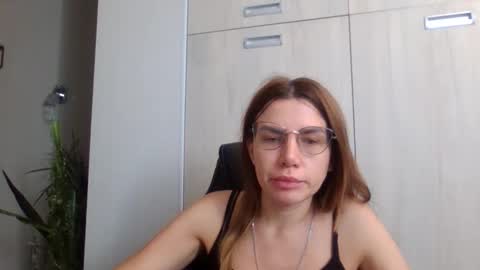 Snapshot of lena6122000 chatting on September 11, 2025, 10:26 am lena6122000 online show from September 11, 2025, 10:26 am