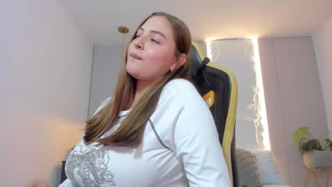 Snapshot of lena_jhons chatting on December 15, 2025, 8:13 pm lena_jhons online show from December 15, 2025, 8:13 pm