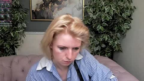 Lena online show from December 5, 2024, 2:22 pm