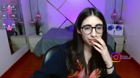 Snapshot of lena_roses chatting on April 29, 2026, 8:59 pm Lena online show from April 29, 2026, 8:59 pm