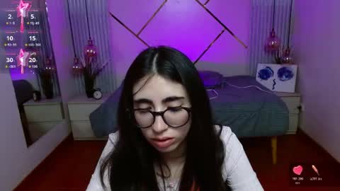 Snapshot of lena_roses chatting on May 19, 2026, 9:43 pm Lena online show from May 19, 2026, 9:43 pm