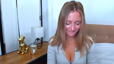 Snapshot of lena_sexi chatting on October 22, 2025, 6:57 am lena_sexi online show from October 22, 2025, 6:57 am