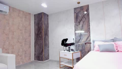 Lenathompson online show from January 25, 2025, 4:34 am