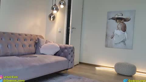 Lenna Goddess online show from April 17, 2026, 5:54 am