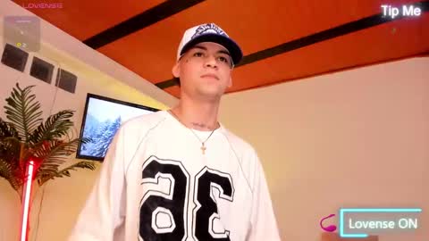 Lenner INDEPENDENT MODEL online show from December 4, 2025, 3:16 am