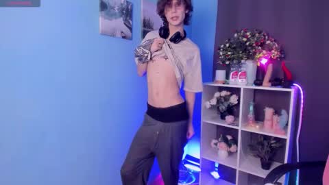 Leo online show from October 29, 2025, 1:02 pm