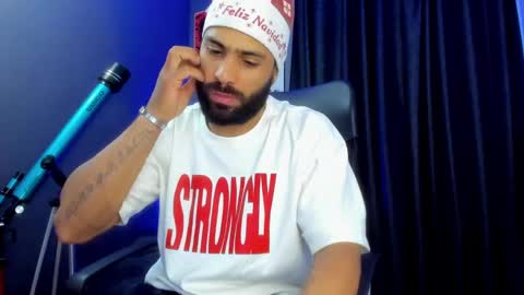 Leo  Diaz online show from December 26, 2024, 2:22 am