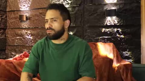 Leo  Diaz online show from October 19, 2025, 12:33 am