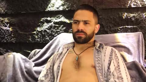 Leo  Diaz online show from December 2, 2025, 1:44 am