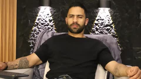 Leo  Diaz online show from January 10, 2026, 3:19 am