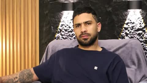 Leo  Diaz online show from February 8, 2026, 3:32 am