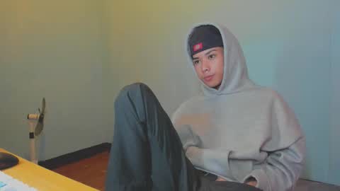 Snapshot of leo_hottiesexyasian chatting on October 7, 2025, 3:42 pm Leo online show from October 7, 2025, 3:42 pm