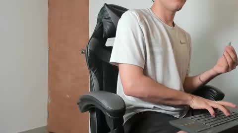 Leo Jones online show from February 13, 2026, 5:42 pm