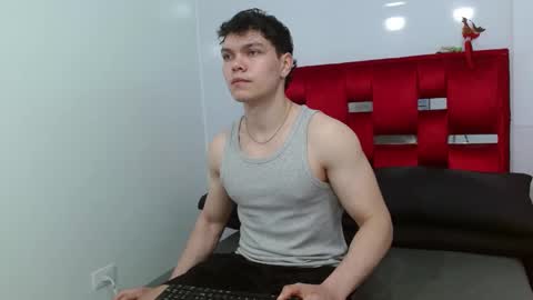 leo_morris online show from January 3, 2025, 1:03 pm