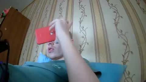 Snapshot of leo_timm chatting on April 4, 2026, 12:46 pm leo_timm online show from April 4, 2026, 12:46 pm