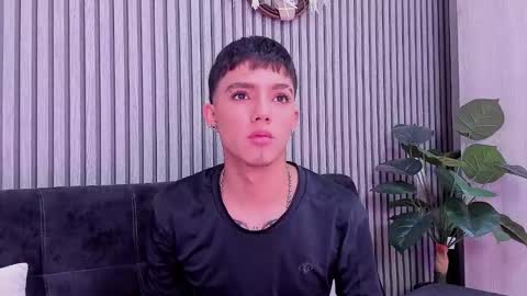 Snapshot of leohard_ chatting on January 10, 2026, 12:29 pm leohard_ online show from January 10, 2026, 12:29 pm