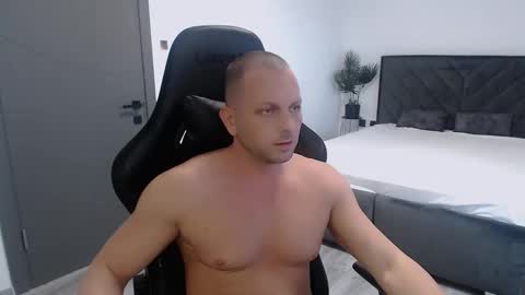 Snapshot of leoknightx chatting on October 19, 2025, 11:11 am Leo online show from October 19, 2025, 11:11 am