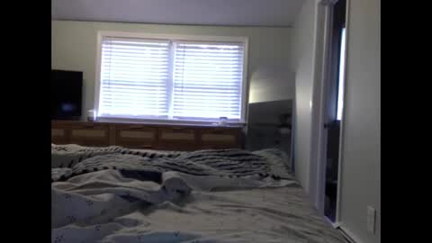 Snapshot of leologan chatting on March 19, 2026, 3:27 pm leologan online show from March 19, 2026, 3:27 pm