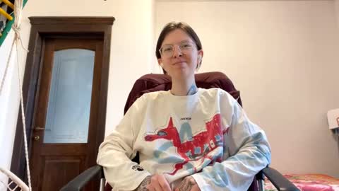 Snapshot of leomagreenfeld chatting on November 21, 2025, 10:47 am Sophia online show from November 21, 2025, 10:47 am