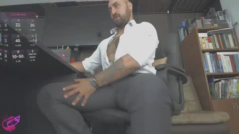 Leon online show from February 12, 2026, 4:24 pm