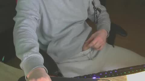 Snapshot of leon_97 chatting on February 2, 2025, 3:49 pm Lele 97 online show from February 2, 2025, 3:49 pm