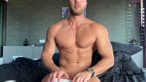 Snapshot of leon_lovefitness chatting on January 14, 2025, 1:26 am Leon online show from January 14, 2025, 1:26 am