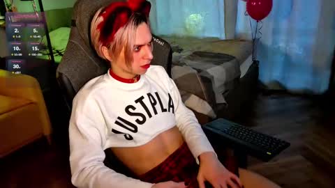 Leon online show from February 10, 2025, 7:26 am