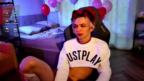 Leon online show from February 11, 2025, 7:33 am