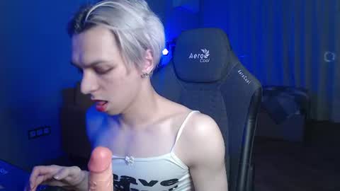 Snapshot of leon_yuugen chatting on July 7, 2026, 7:29 pm Leon online show from July 7, 2026, 7:29 pm